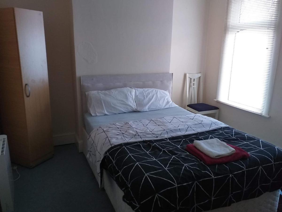 Priestfield House Medway Bed & Breakfast Gillingham  Dış mekan fotoğraf
